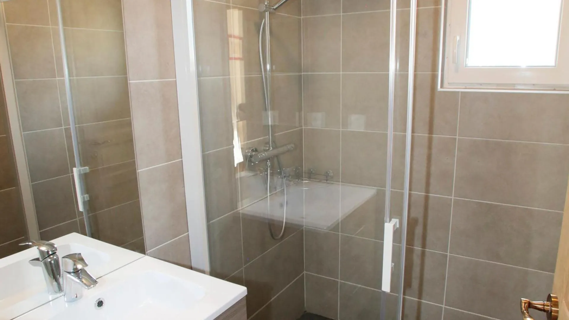 Chalet Duplex 6 Chambres, Sauna, Jacuzzi, Balcons Sud, Parking, Proche Pistes Et Golf - Fr-1-263-337 Valloire