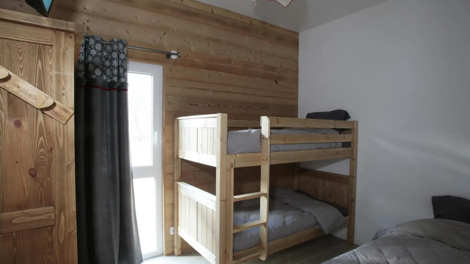 Chalet Duplex 6 Chambres, Sauna, Jacuzzi, Balcons Sud, Parking, Proche Pistes Et Golf - Fr-1-263-337 Valloire 0*,  France