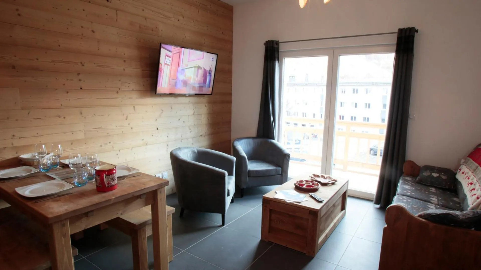 Chalet Duplex 6 Chambres, Sauna, Jacuzzi, Balcons Sud, Parking, Proche Pistes Et Golf - Fr-1-263-337 Valloire