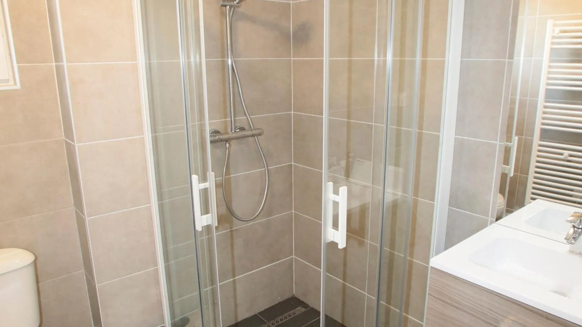 Apartment Chalet Duplex 6 Chambres, Sauna, Jacuzzi, Balcons Sud, Parking, Proche Pistes Et Golf - Fr-1-263-337 Valloire