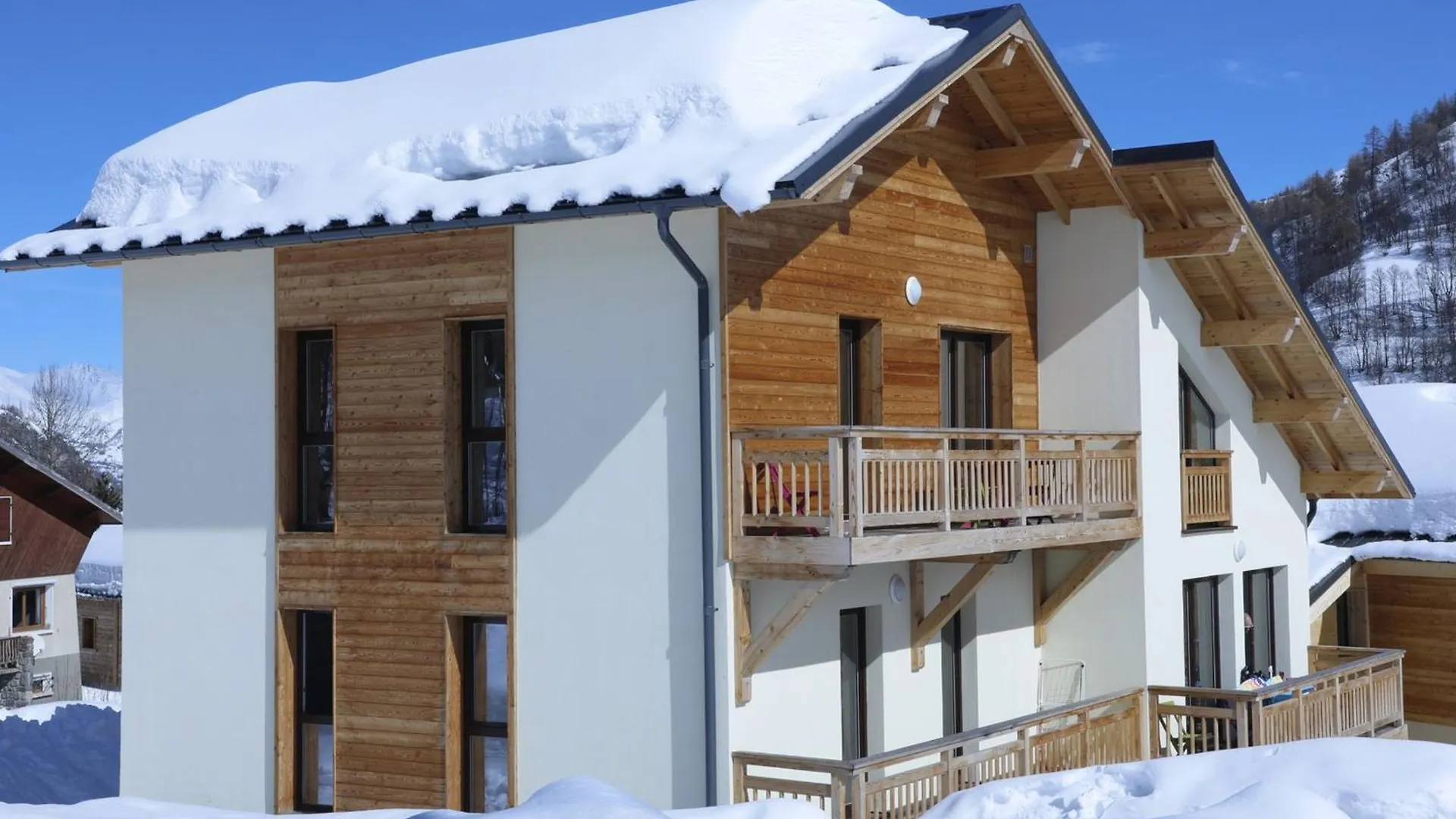 Chalet Duplex 6 Chambres, Sauna, Jacuzzi, Balcons Sud, Parking, Proche Pistes Et Golf - Fr-1-263-337 Valloire