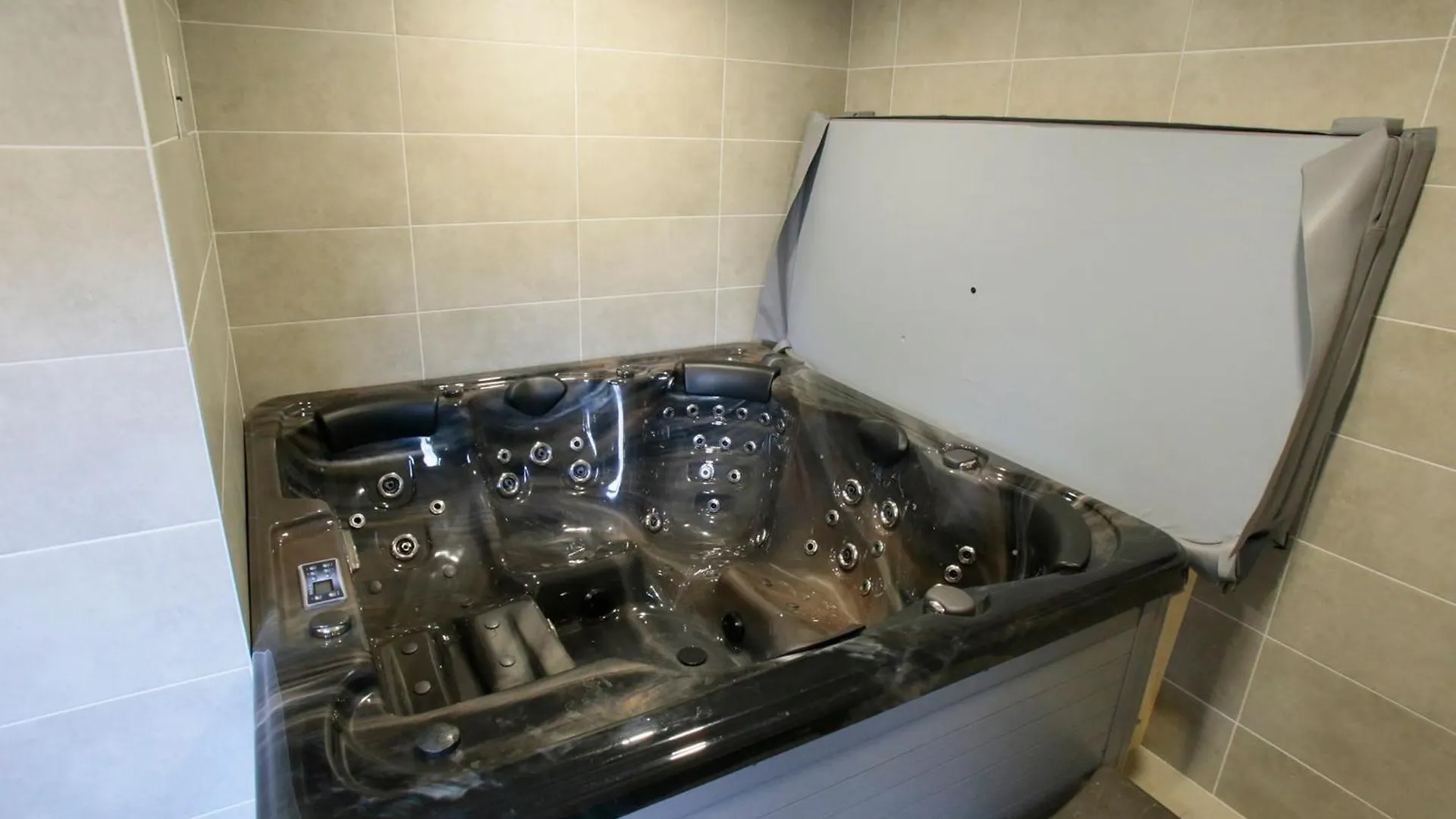 Chalet Duplex 6 Chambres, Sauna, Jacuzzi, Balcons Sud, Parking, Proche Pistes Et Golf - Fr-1-263-337 Valloire 0*,